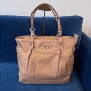 Coach B1160-F16562‎ British Tan Leather Purse/Tote Pink Interior Hand Bag